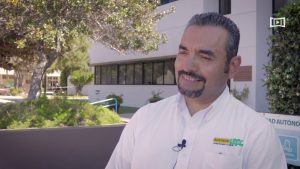 Sorteos UABC hace entrega de automóvil ha afortunado ganador