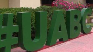 Presenta estudiante de la FPIE poemario "Testigos del fuego"